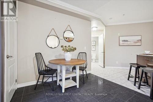 410 - 112 Simcoe Road, Bradford West Gwillimbury, ON - Indoor Photo Showing Dining Room