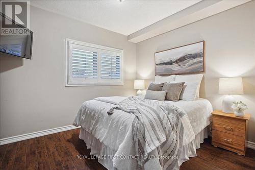 410 - 112 Simcoe Road, Bradford West Gwillimbury, ON - Indoor Photo Showing Bedroom