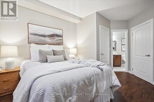 410 - 112 Simcoe Road, Bradford West Gwillimbury, ON - Indoor Photo Showing Bedroom