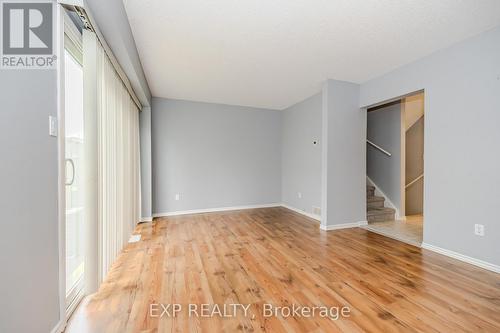 2 - 125 Sekura Crescent, Cambridge, ON - Indoor Photo Showing Other Room