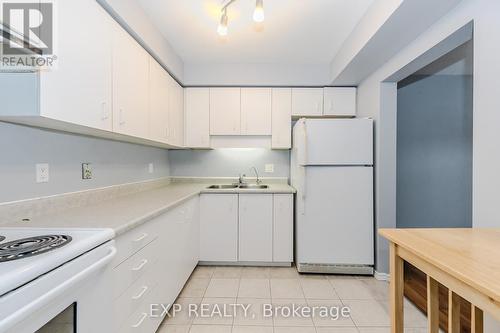 2 - 125 Sekura Crescent, Cambridge, ON - Indoor Photo Showing Kitchen With Double Sink