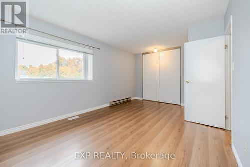 2 - 125 Sekura Crescent, Cambridge, ON - Indoor Photo Showing Other Room