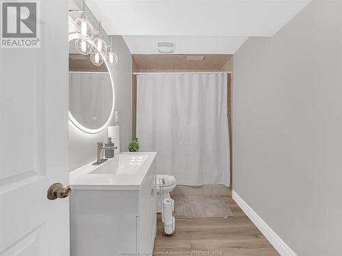 2384 Trappers Avenue, Windsor, ON - Indoor Photo Showing Laundry Room