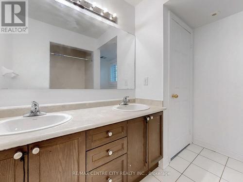 23 - 38 Greensborough Village Circle, Markham (Greensborough), ON - Indoor Photo Showing Bathroom