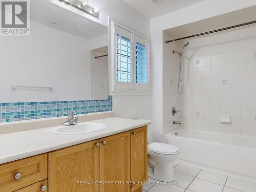 23 - 38 Greensborough Village Circle, Markham (Greensborough), ON - Indoor Photo Showing Bathroom