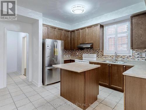 23 - 38 Greensborough Village Circle, Markham (Greensborough), ON - Indoor Photo Showing Kitchen With Double Sink