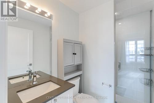 110 - 50 Lakebreze Drive, Clarington, ON - Indoor Photo Showing Bathroom