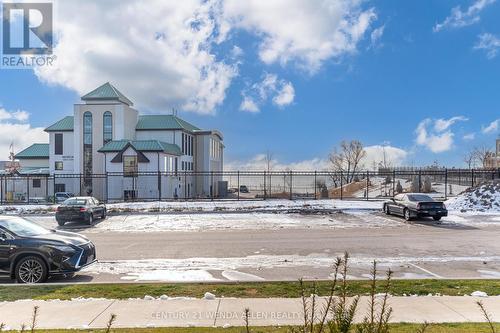 110 - 50 Lakebreze Drive, Clarington, ON - Outdoor