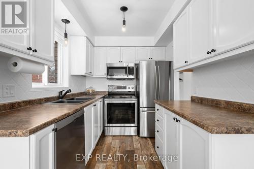 19 Peregrine Road, Barrie, ON - Indoor Photo Showing Kitchen With Double Sink