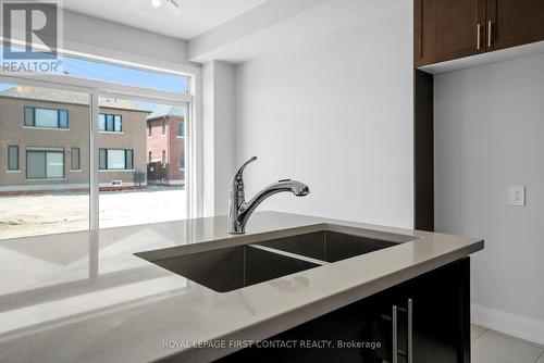 25 Corley Street, Kawartha Lakes, ON - Indoor Photo Showing Kitchen With Double Sink