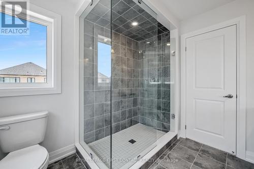 25 Corley Street, Kawartha Lakes, ON - Indoor Photo Showing Bathroom