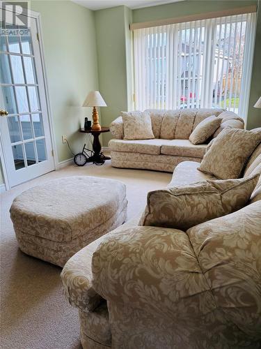 16 Royal Oak Drive, St. John'S, NL - Indoor Photo Showing Living Room