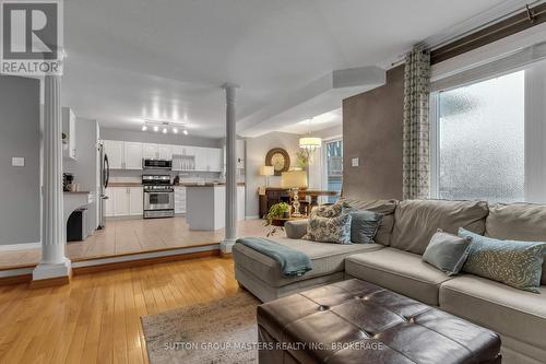 1040 Earnhart Street, Kingston (North Of Taylor-Kidd Blvd), ON - Indoor Photo Showing Living Room