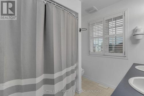 1040 Earnhart Street, Kingston (North Of Taylor-Kidd Blvd), ON - Indoor Photo Showing Bathroom