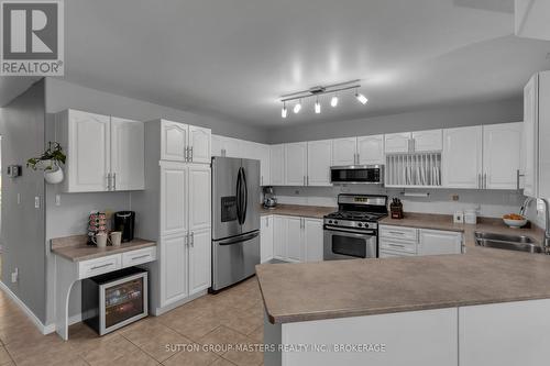 1040 Earnhart Street, Kingston (North Of Taylor-Kidd Blvd), ON - Indoor Photo Showing Kitchen With Double Sink