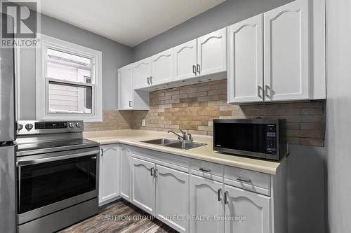 165 Madison Avenue, London, ON - Indoor Photo Showing Kitchen With Double Sink