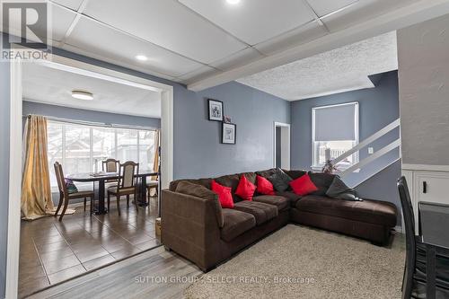 165 Madison Avenue, London, ON - Indoor Photo Showing Living Room