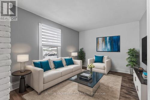 165 Madison Avenue, London, ON - Indoor Photo Showing Living Room