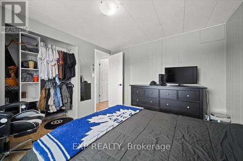 10542 Main Street, North Dundas, ON - Indoor Photo Showing Bedroom