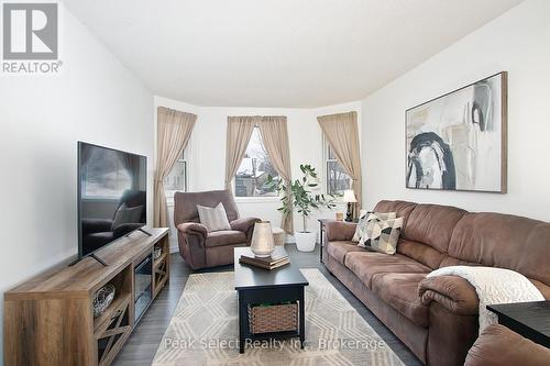 68 Devon Drive, South Huron (Exeter), ON - Indoor Photo Showing Living Room