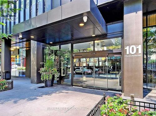 2909 - 101 Charles Street E, Toronto, ON - Outdoor