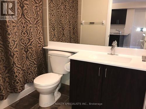 412 - 55 De Boers Drive, Toronto, ON - Indoor Photo Showing Bathroom