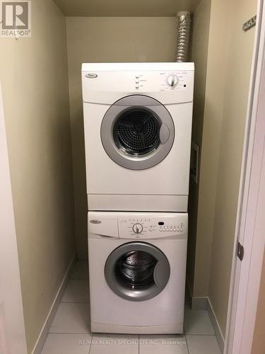 412 - 55 De Boers Drive, Toronto, ON - Indoor Photo Showing Laundry Room