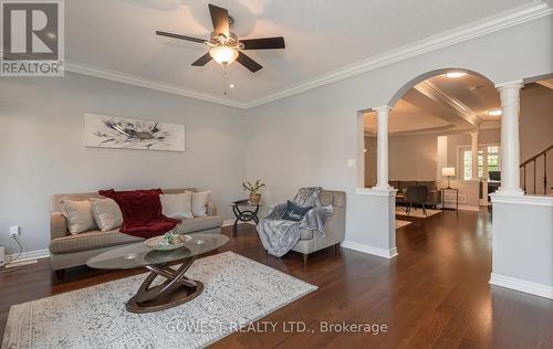 255 Quinlan Court, Milton, ON - Indoor Photo Showing Living Room