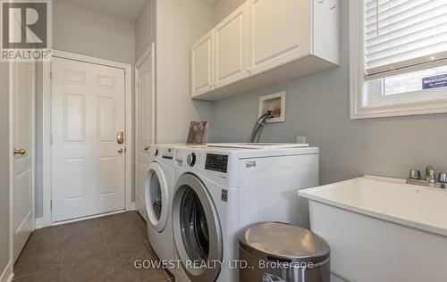 255 Quinlan Court, Milton, ON - Indoor Photo Showing Laundry Room