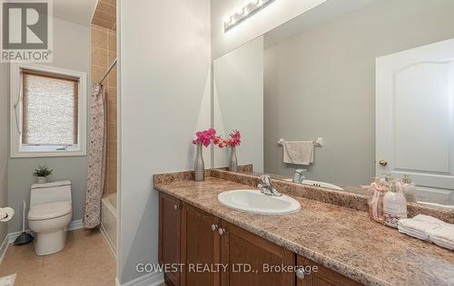 255 Quinlan Court, Milton, ON - Indoor Photo Showing Bathroom