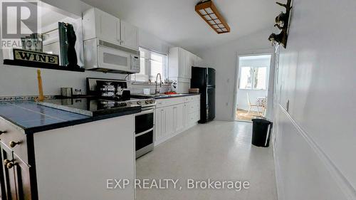 556 Northshore Road W, Otonabee-South Monaghan, ON - Indoor Photo Showing Kitchen