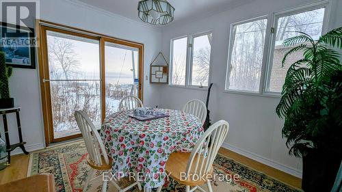 556 Northshore Road W, Otonabee-South Monaghan, ON - Indoor Photo Showing Dining Room