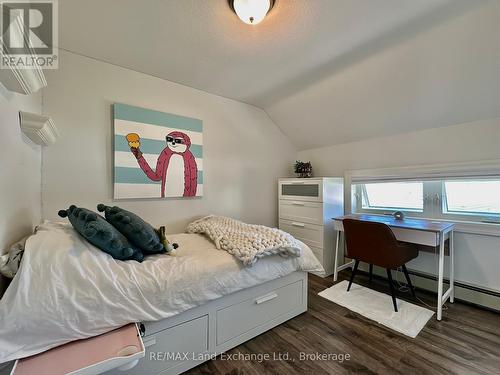 1186 Queen Street, Kincardine, ON - Indoor Photo Showing Bedroom