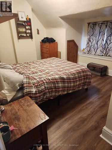 35 Columbine Avenue, Toronto, ON - Indoor Photo Showing Bedroom