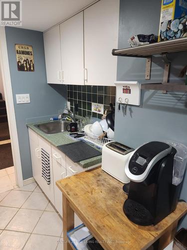 35 Columbine Avenue, Toronto, ON - Indoor Photo Showing Kitchen