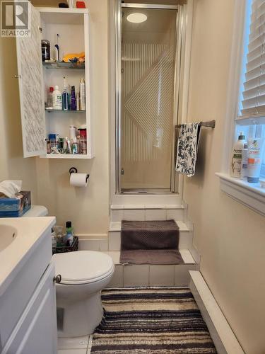 35 Columbine Avenue, Toronto, ON - Indoor Photo Showing Bathroom