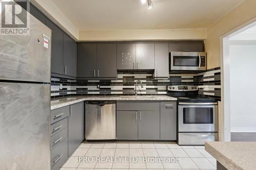 37 Sprucelands Avenue, Brampton, ON - Indoor Photo Showing Kitchen