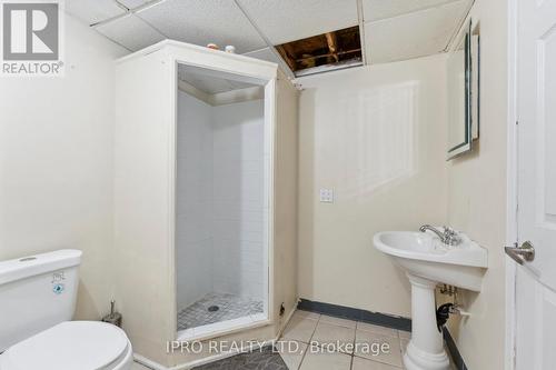 37 Sprucelands Avenue, Brampton, ON - Indoor Photo Showing Bathroom