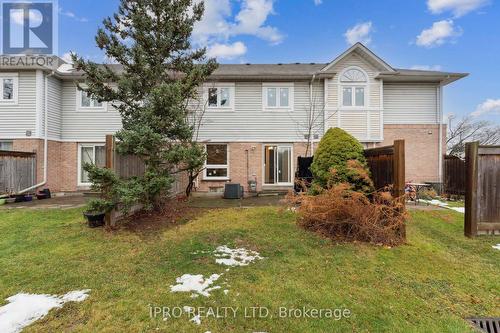 37 Sprucelands Avenue, Brampton, ON - Outdoor