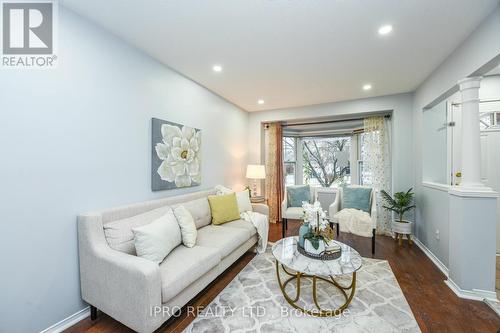 22 Desert Sand Drive, Brampton, ON - Indoor Photo Showing Living Room