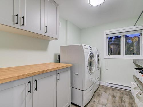 Laundry room - 146 Boul. Ste-Rose E., Laval (Auteuil), QC - Indoor Photo Showing Laundry Room