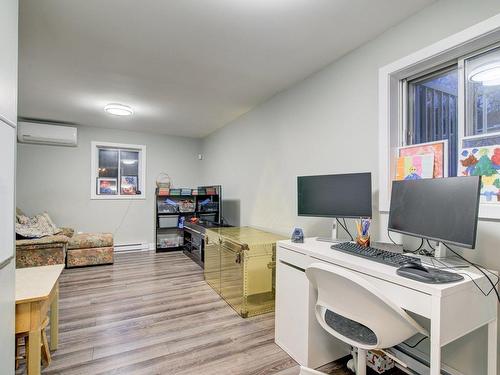 Bachelor - 146 Boul. Ste-Rose E., Laval (Auteuil), QC - Indoor Photo Showing Office