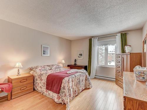 Master bedroom - 201-2400 Rue Henriette-Céré, Longueuil (Saint-Hubert), QC - Indoor Photo Showing Bedroom