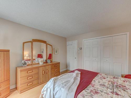 Master bedroom - 201-2400 Rue Henriette-Céré, Longueuil (Saint-Hubert), QC - Indoor Photo Showing Bedroom