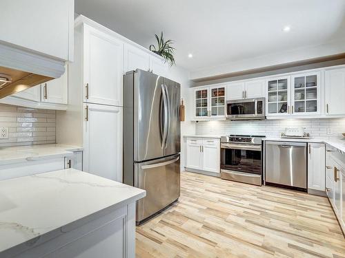 Cuisine - 8156 Ch. Wavell, Côte-Saint-Luc, QC - Indoor Photo Showing Kitchen