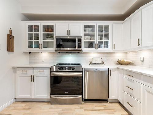 Cuisine - 8156 Ch. Wavell, Côte-Saint-Luc, QC - Indoor Photo Showing Kitchen