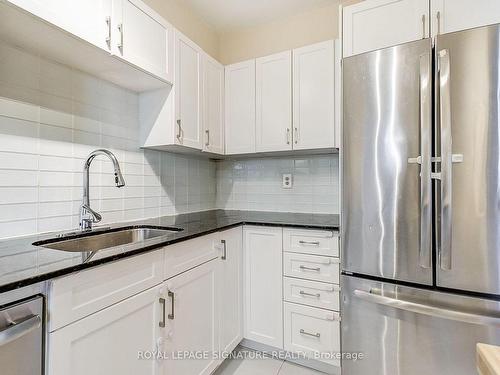 2007-1 Massey Sq, Toronto, ON - Indoor Photo Showing Kitchen With Upgraded Kitchen