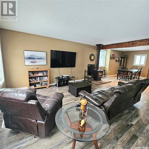 201 7Th Street E, Choiceland, SK - Indoor Photo Showing Living Room