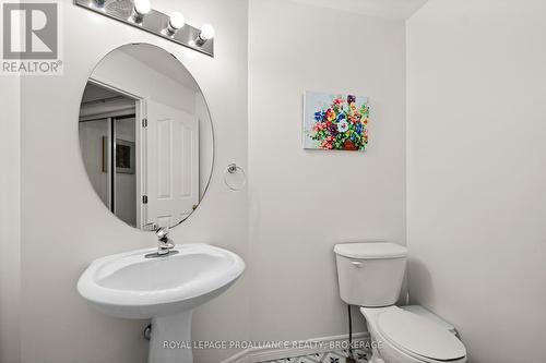 2166 Swanfield Street, Kingston (East Gardiners Rd), ON - Indoor Photo Showing Bathroom