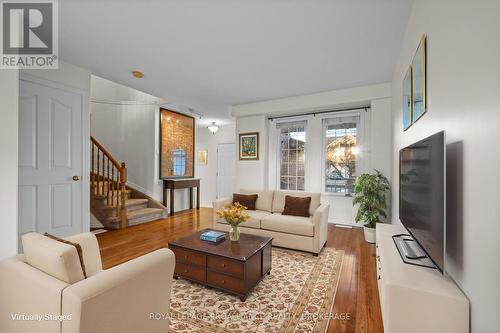 2166 Swanfield Street, Kingston (East Gardiners Rd), ON - Indoor Photo Showing Living Room